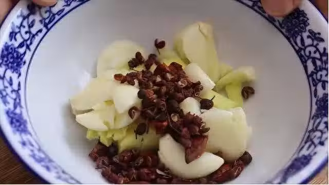/www/bananadaily.net/web/images/image/2271/22714220.avif